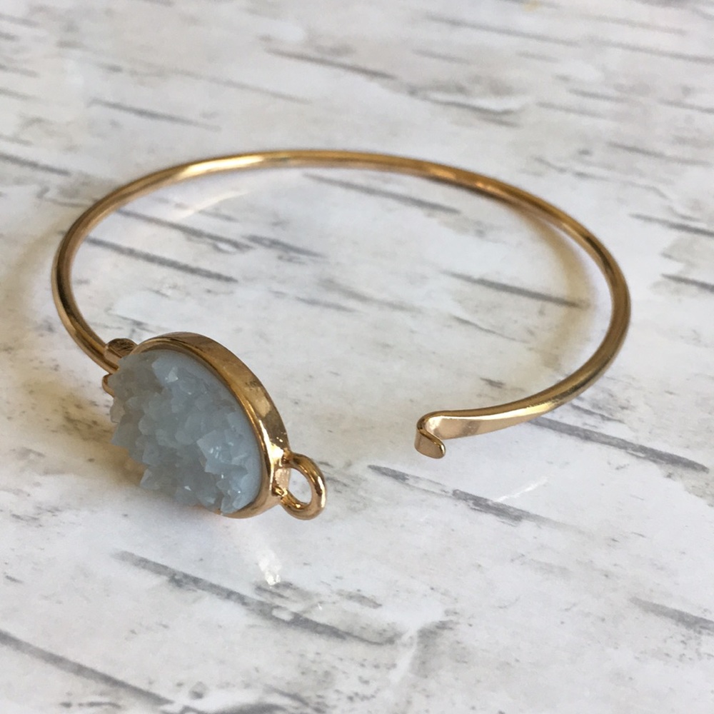 Light Blue Stone Bracelet - Picture 3 of 4